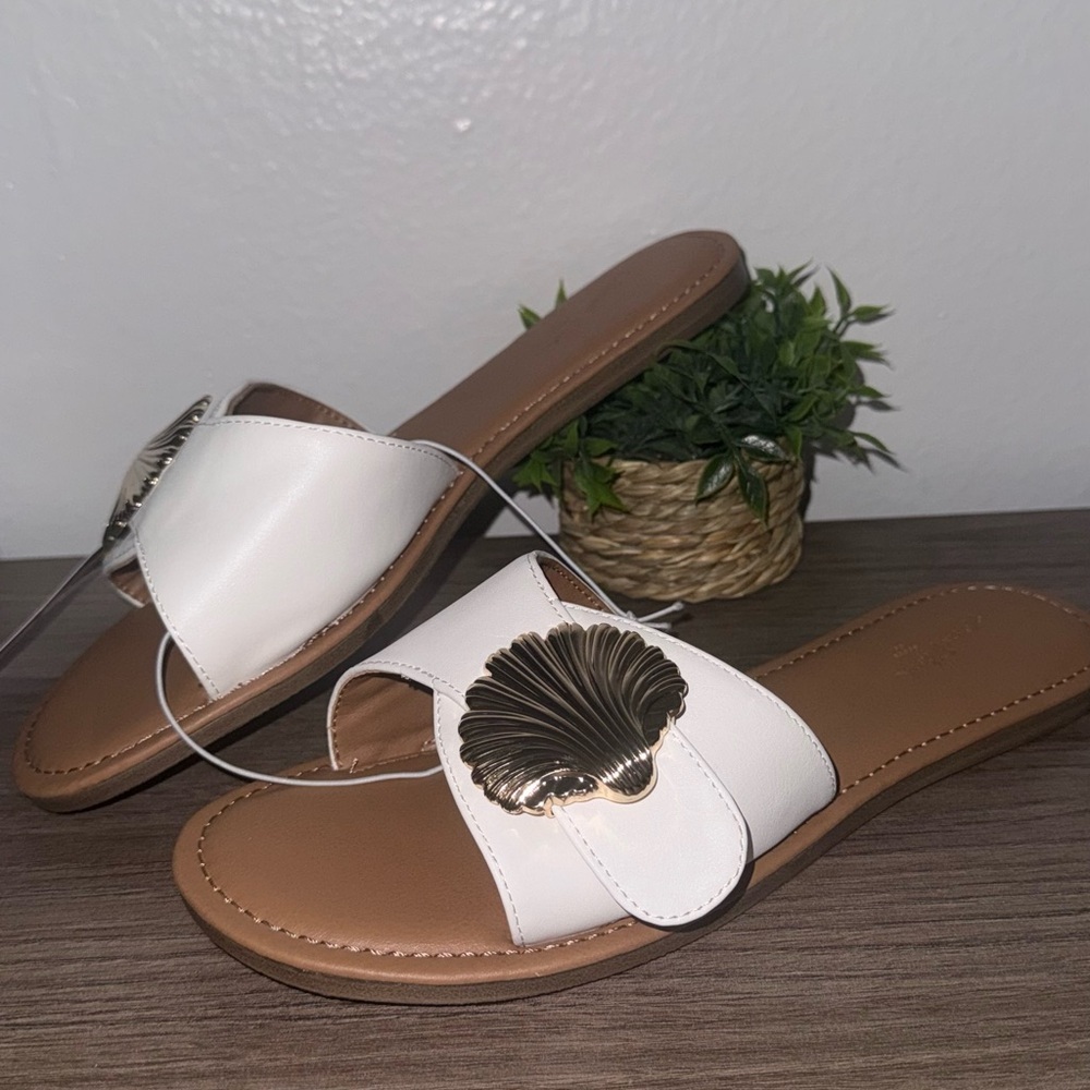 Women's Nesryn Shell Ornament Slide Sandals - Universal Thread™ White - Picture 4 of 4